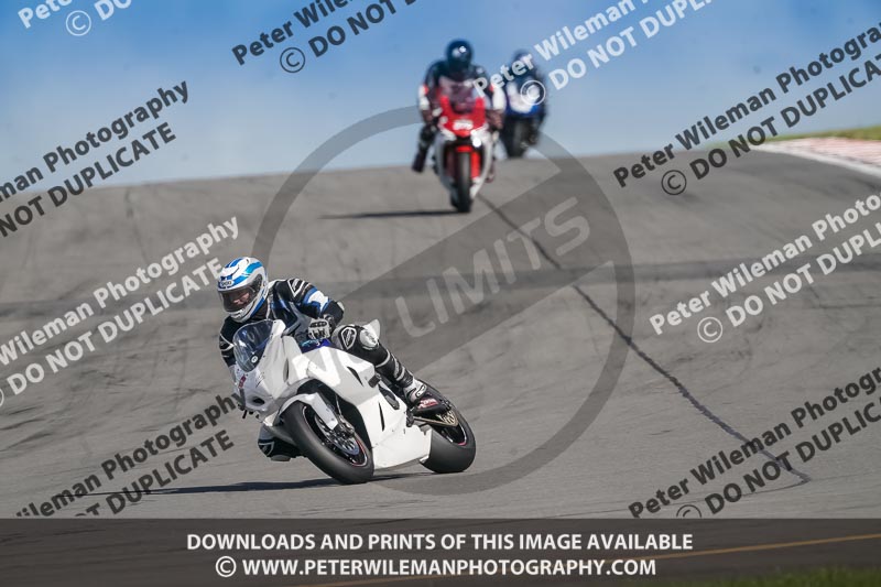 donington no limits trackday;donington park photographs;donington trackday photographs;no limits trackdays;peter wileman photography;trackday digital images;trackday photos